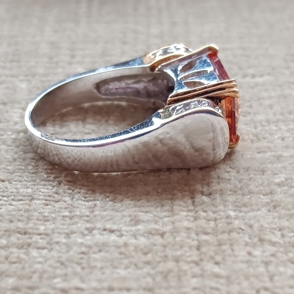 Gold And Silver Tone Multi-Faceted Orange Glass Ring - Picture 2 of 14